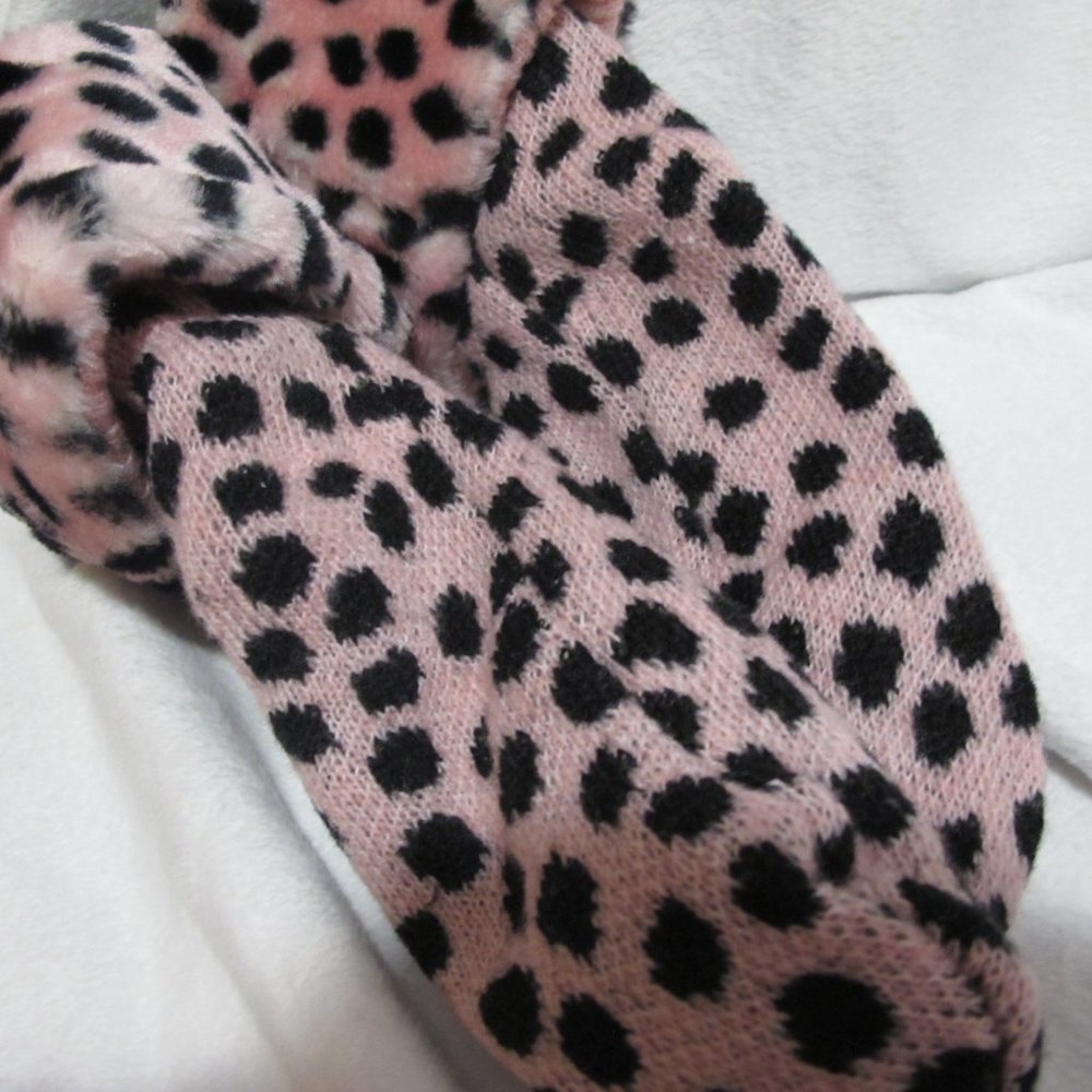 Like New - UGG Fleece Lined Socks - Picture 4 of 11